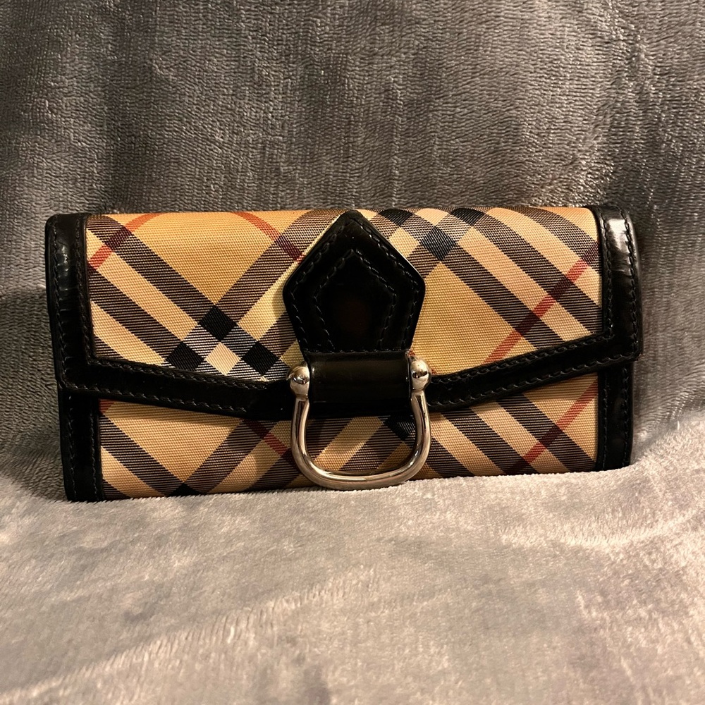 Burberry Nova Stirrup Long Wallet